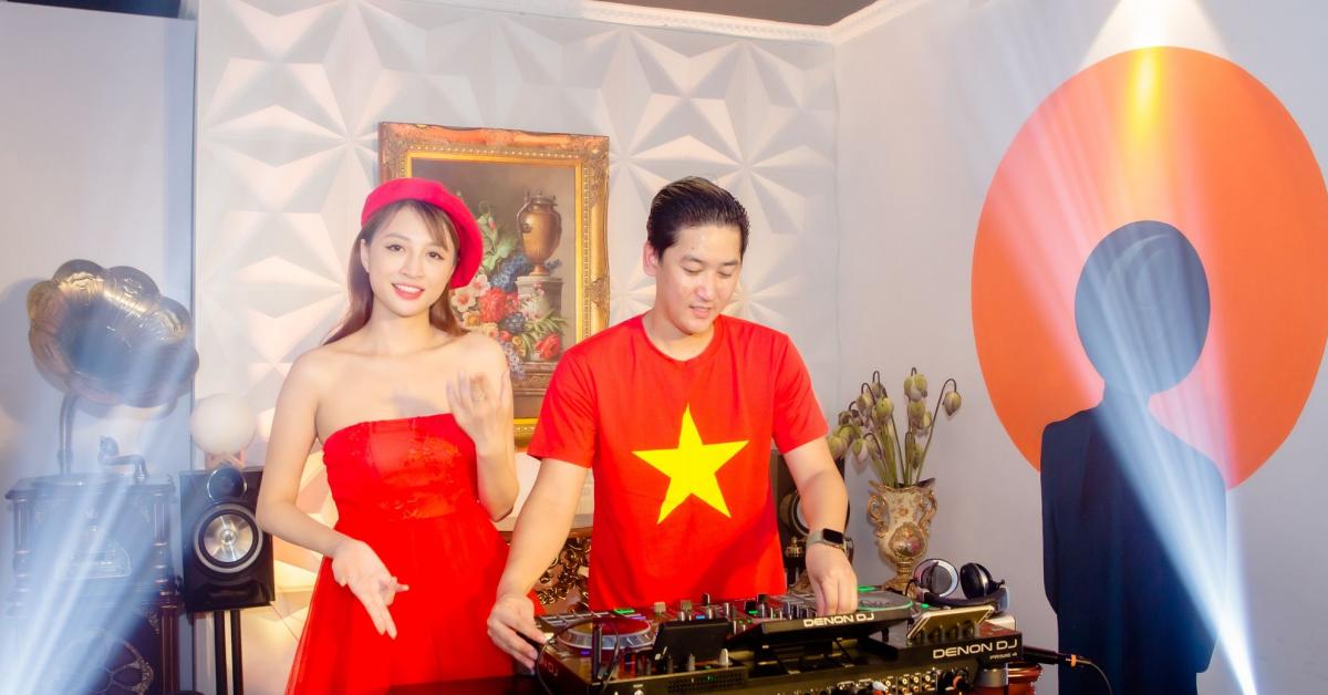 DJ LeeKing mở minishow tại gia ủng hộ quỹ chống dịch