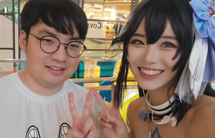 BeryL xuất hiện cạnh nữ cosplayer xinh đẹp, hóa ra là 