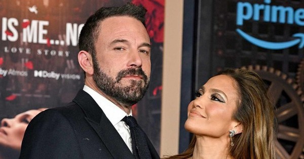 Jennifer Lopez xóa thẳng hình xăm về Ben Affleck