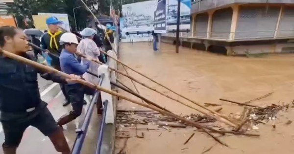 Lũ tấn công miền bắc Thái Lan, hàng trăm người mắc kẹt