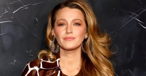 Blake Lively tổn thương vì bị tẩy chay