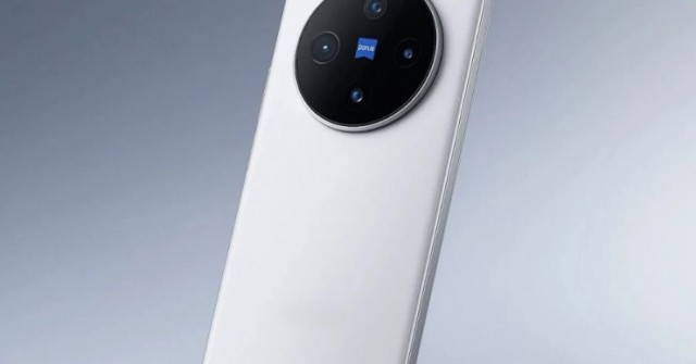 Vivo X300 lộ ảnh cho thấy thiết kế độc đáo với cụm camera siêu mảnh