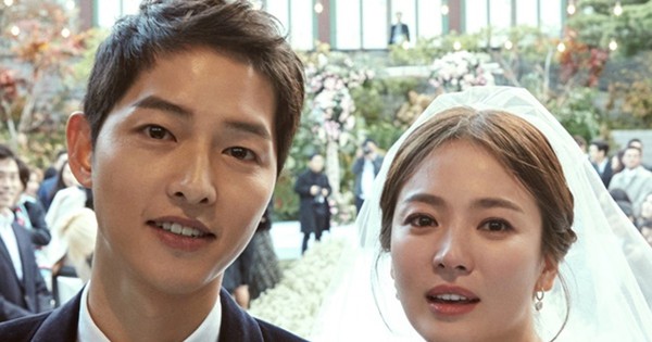 Phát ngôn “10 giờ tối không được đi uống với bạn khác giới” của Song Joong Ki gây tranh cãi, netizen lại gọi tên Song Hye Kyo