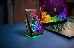 Razer Phone 2 chính thức ra mắt, sạc không dây, IP67, màn hình sáng hơn, camera kép chụp đẹp hơn, logo nhấp nháy