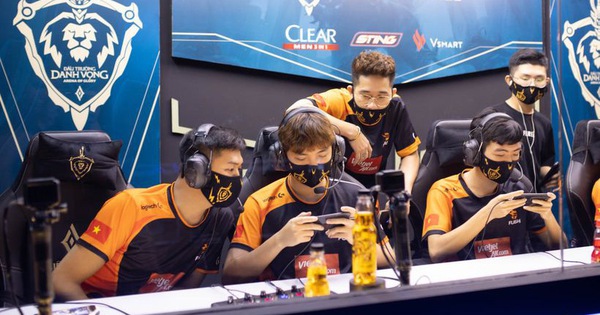 Team Flash chiến thắng nhờ CERBERUS Esports 