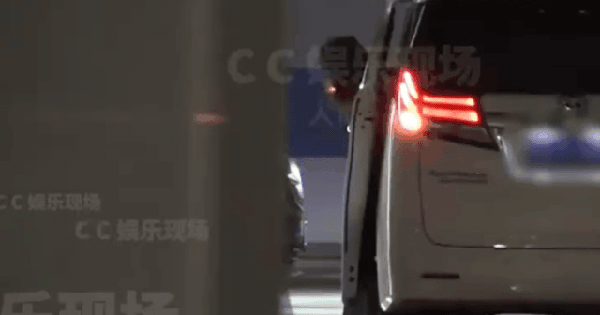1 cặp đôi phim giả tình thật lộ clip lén lút hẹn hò: Nhà trai vừa đẹp vừa giỏi, nhà gái hot ơi là hot