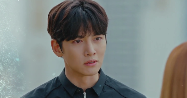 Bị bồ bắt quả tang ôm người yêu cũ, Ji Chang Wook liệu còn quyền ghen với 