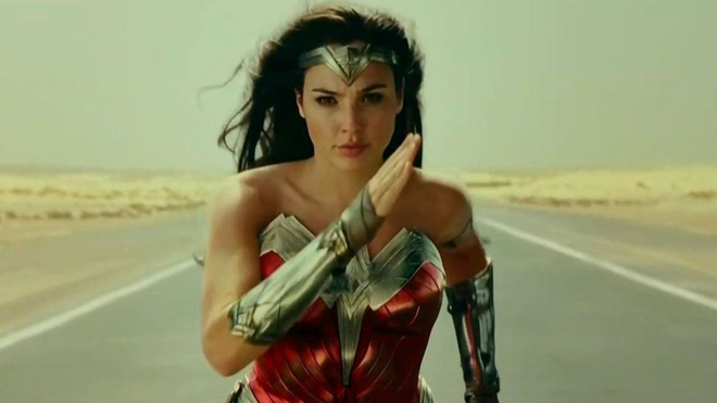 Hé lộ lý do Warner Bros. có thể trả cho Gal Gadot thêm 10 triệu USD