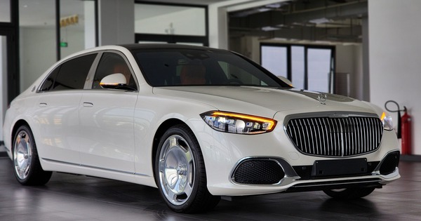 Mercedes-Maybach S 450 chính hãng về đại lý: Giá 8,2 tỷ đồng, phiên bản 