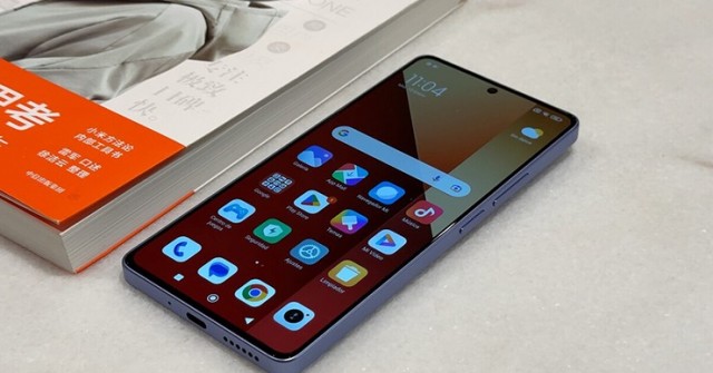 So kè 2 chiếc smartphone giá rẻ chênh nhau 1 triệu đồng rất hút khách của Xiaomi