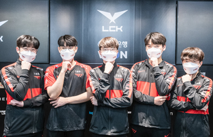 Faker cầm Kai'Sa lao vào giữa KDF 