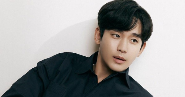 Rùng mình trước chia sẻ của Kim Soo Hyun về bạn diễn nữ 15 tuổi, netizen mỉa mai 