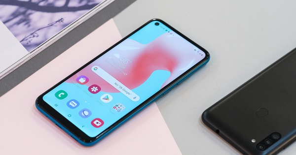 Đã qua thời smartphone giá hơn 3 triệu mà pin chỉ 2 - 3.000 mAh, Galaxy M11 có pin 5.000 mAh đây này