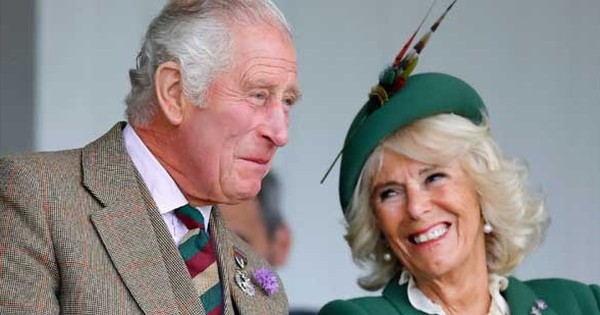 Chuyên gia đọc khẩu hình tiết lộ những gì Vua Charles và Hoàng hậu Camilla nói trong lễ đăng cơ