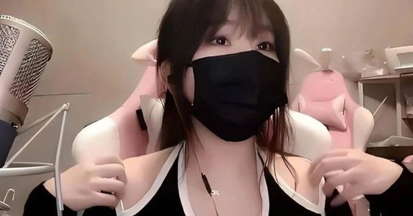Nữ streamer 