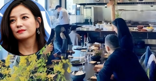 Triệu Vy đón tuổi 49 bên bạn bè
