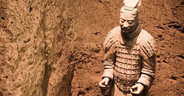Tấm bia đá bí ẩn nghi của Tần Thủy Hoàng gây tranh cãi dữ dội
