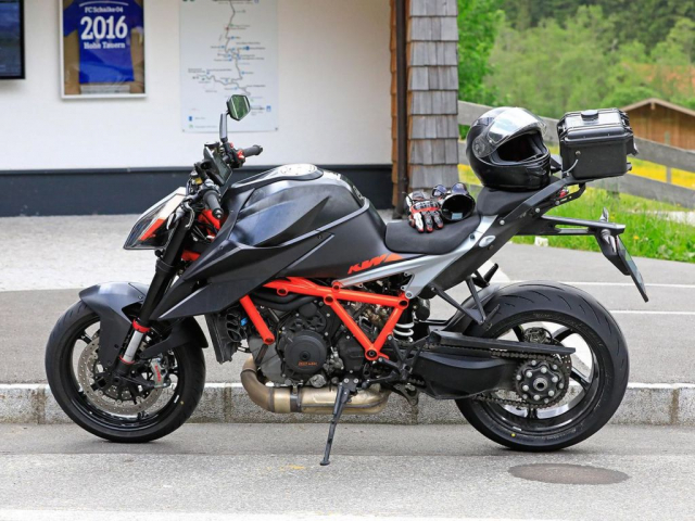 KTM 1290 Super Duke R 2020 lộ diện với sức mạnh trên 200 mã lực thách thức MV Agusta Brutale 1000