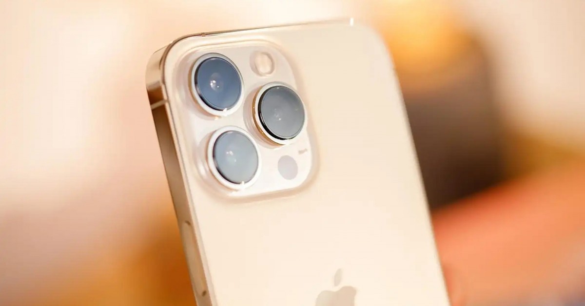 iPhone viền thép gọn nhẹ, camera zoom 3x, giá rẻ bậc nhất