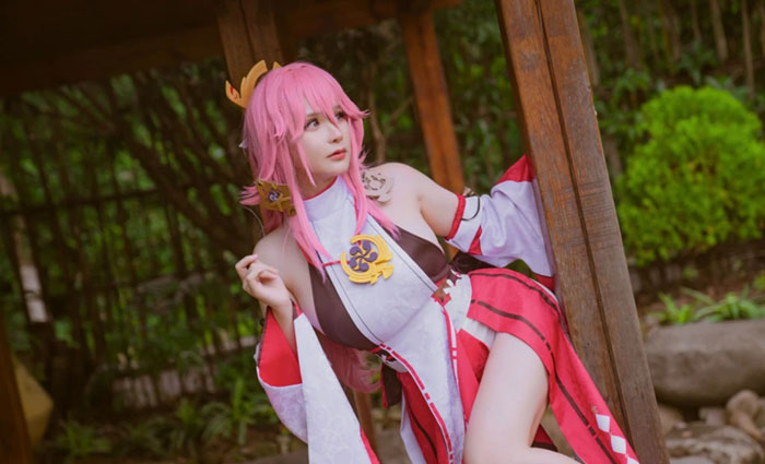 Đến với cosplay Yae Miko phiên bản phổi siêu to khổng lồ