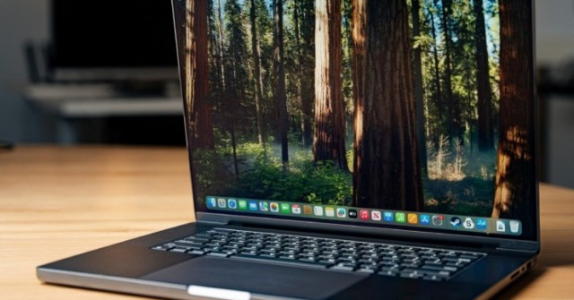MacBook Pro thế hệ tiếp theo có thể sẽ có màn hình OLED và Dynamic Island