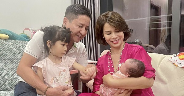 Cuộc sống viên mãn bên bạn gái kém 18 tuổi của nguyên lãnh đạo Nhà hát Tuổi Trẻ