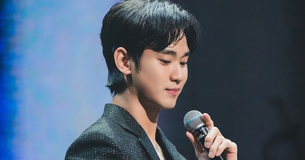 Kim Soo Hyun bất ngờ bị chê diễn xuất tầm thường, toàn làm nền cho nữ chính nhưng lại hưởng lợi