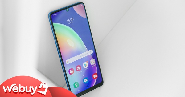 Trên tay Galaxy A31: Nâng cấp toàn diện, cái gì cũng “số má” hơn mà giá thì gần y như cũ