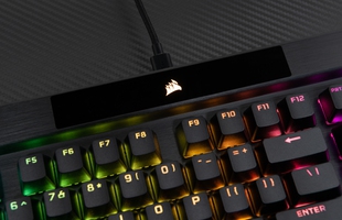 Bàn phím cơ gaming Corsair K70 RGB Pro: 