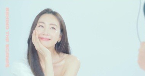 Ngỡ ngàng với nhan sắc của Choi Ji Woo ở tuổi 49