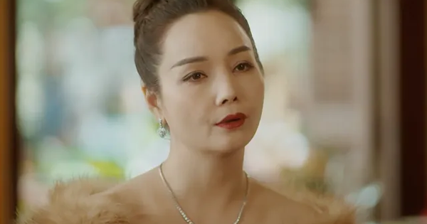 Mỹ nhân Việt đang bị cả MXH chê bai: Nói chuyện sống sượng như giận dỗi khán giả, bao năm vẫn nhạt như xưa