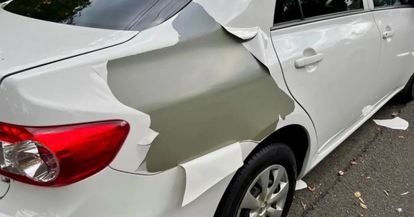 Hơn 7000 người theo dõi vụ kiện Toyota vì hàng loạt ô tô màu trắng bong tróc dưới nắng, phải sơn lại toàn bộ