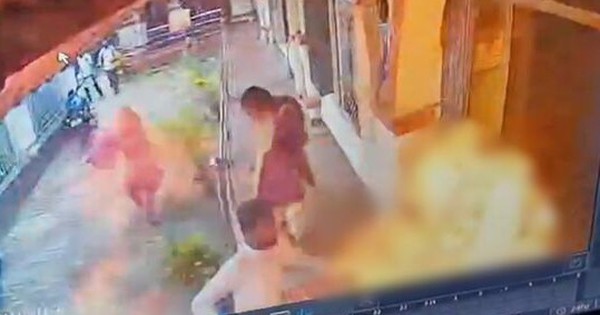 Nữ sinh tự thiêu ngay trong khuôn viên trường học vì bị trưởng khoa quấy rối tình dục