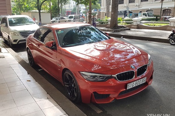 Xuất hiện BMW M4 mui trần hàng hiếm dạo trên phố Sài Gòn