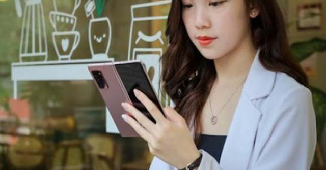 Bảng giá smartphone Samsung tháng 8/2022: Galaxy Fold3 và Flip3 rớt giá thảm