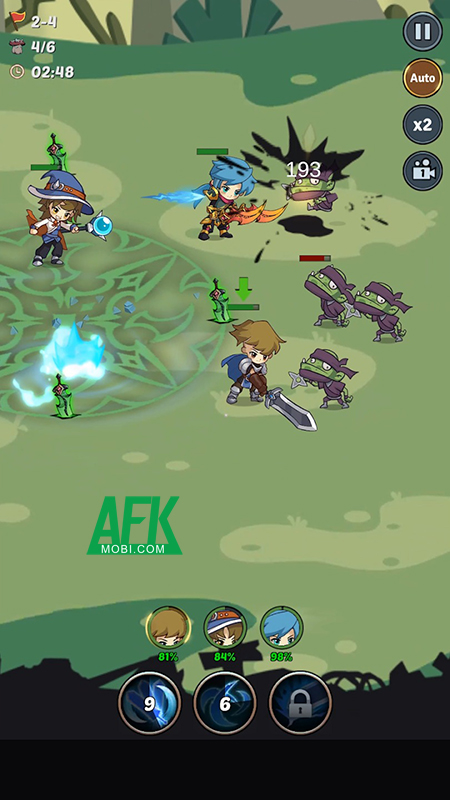 Điều khiển đội anh hùng đối mặt với nhiều kẻ thù khác nhau trong Legend hero: Idle RPG Games