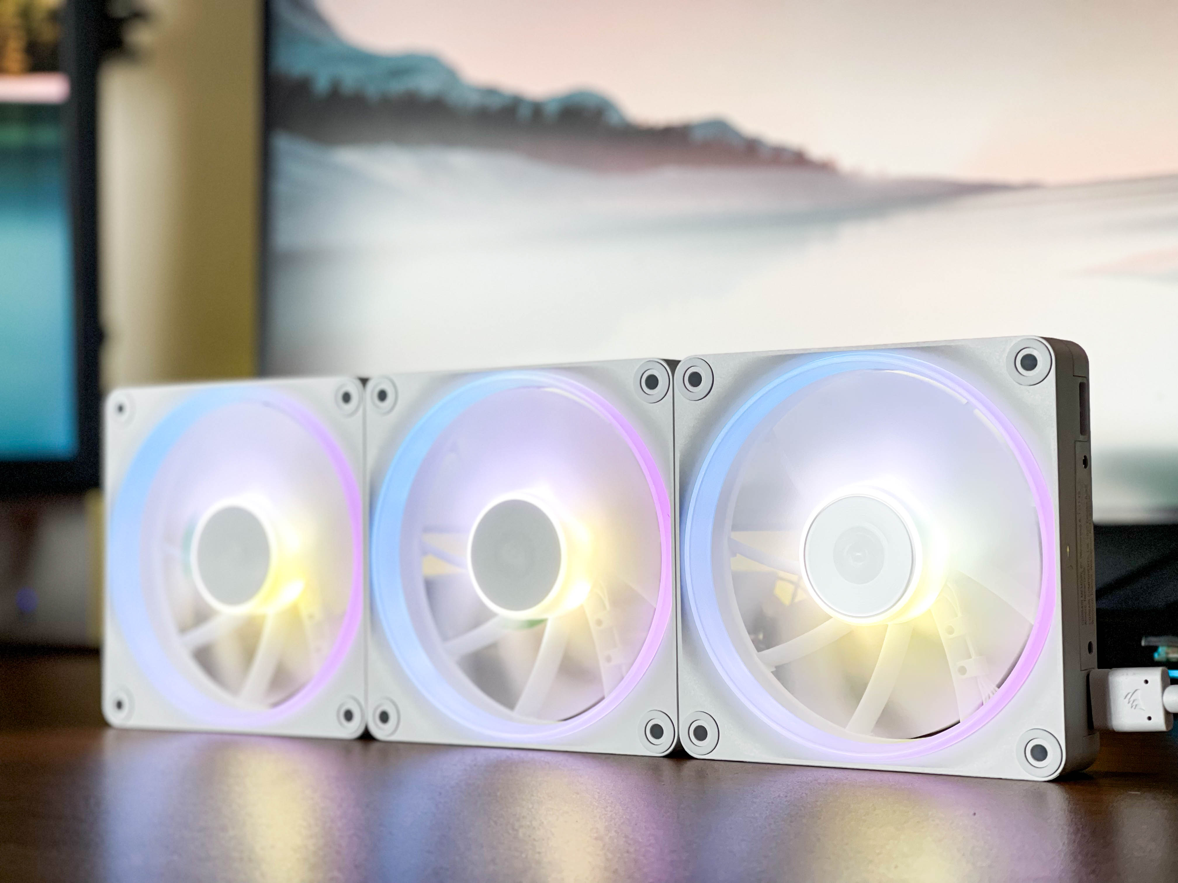 Review CORSAIR iCUE LINK LX120 RGB: Kết Nối Tiện Lợi, Tối Ưu Hiệu Năng