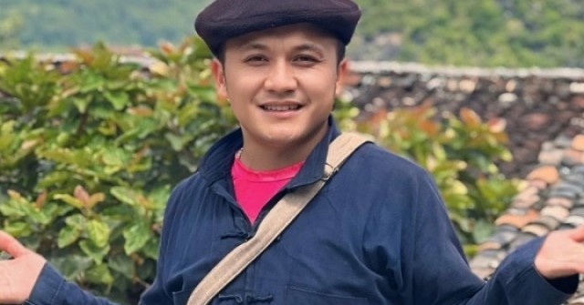 Chàng trai H'Mông gây sốt với điệu nhảy 'Việt Nam ơi' cùng du khách nước ngoài
