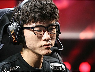 LMHT: Faker hóa tội đồ feed tụt quần trong trận đấu chỉ vì lỗi ngớ ngẩn này của Riot