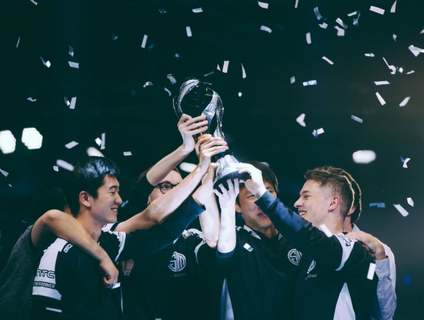 Team SoloMid thất bại ê chề trong mùa giải LCS 2019, nguyên nhân do đâu ???