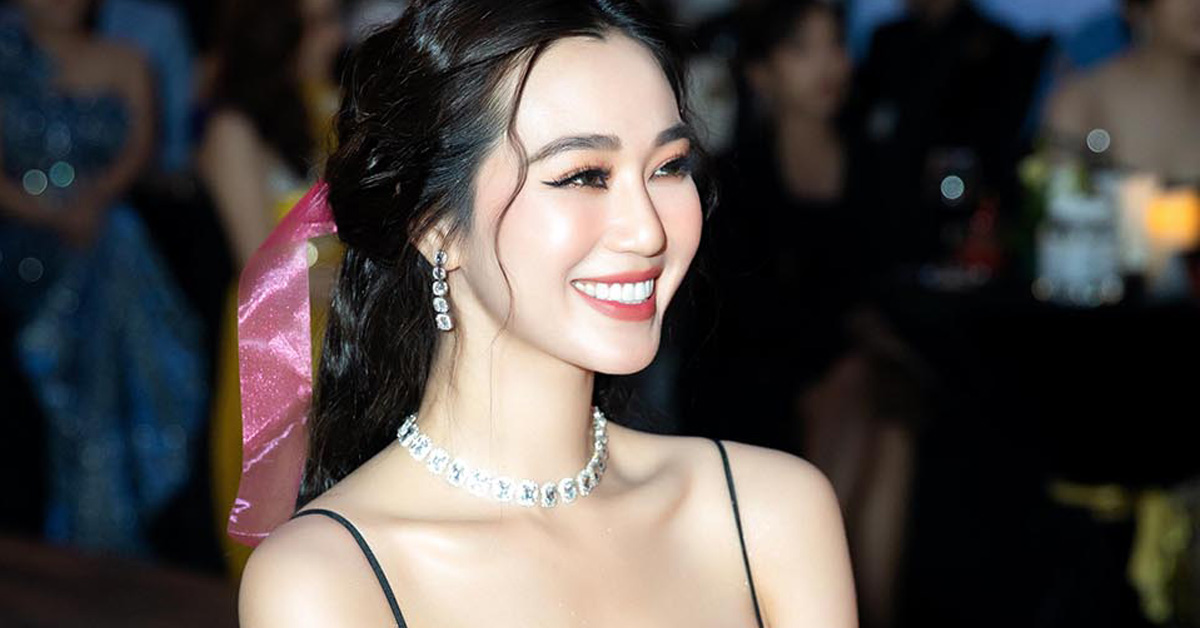 “Phú bà” sở hữu vòng 3 hơn 1m đeo đồng hồ 2 tỷ, tuyên bố chán showbiz vì lý do không ngờ