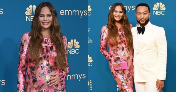 Chrissy Teigen khoe bụng bầu trên thảm đỏ Emmy 2022