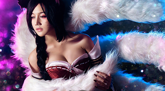 LMHT: Đắm chìm trong cosplay Ahri đầy mê hoặc