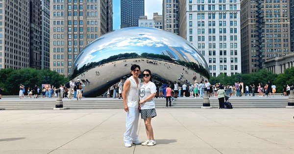 Nam ca sĩ công khai bạn gái ở tuổi U60: Từng là ngôi sao ca nhạc, giờ là thầy giáo dạy Toán, body 6 múi