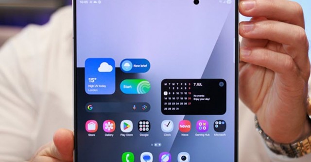Galaxy Z Fold7 gặp lỗi sọc màn hình 