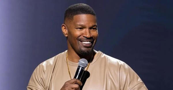 Jamie Foxx từng bị xuất huyết não và đột quỵ, mất trí nhớ 20 ngày