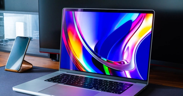 Vì sao MacBook giờ này vẫn chưa có màn hình cảm ứng?