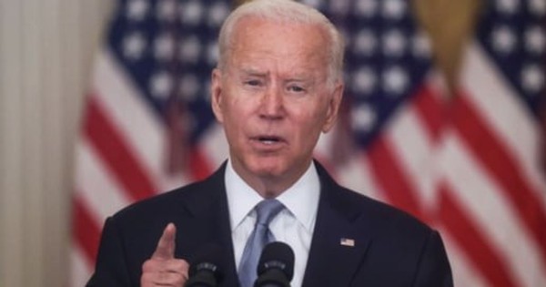 Ông Biden tuyên bố chi trả 100% chi phí phục hồi hậu cháy rừng ở California