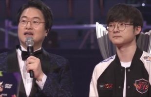 Phỏng vấn sau khi vô địch LCK, Faker đã khóc khi nhắc tới những đồng đội cũ, HLV kkOma thì chuẩn bị kết hôn