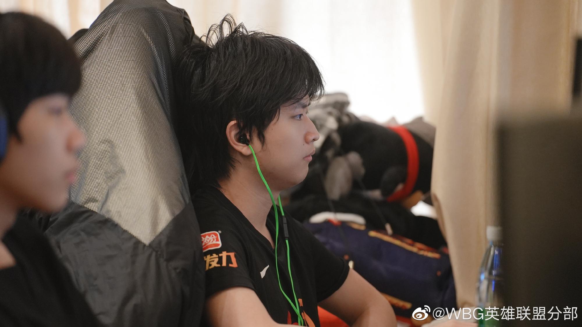 Drama Weibo Gaming: Huanfeng bị tố bạo hành bạn gái cũ, dọa đổ thuốc đầu độc thành viên Suning